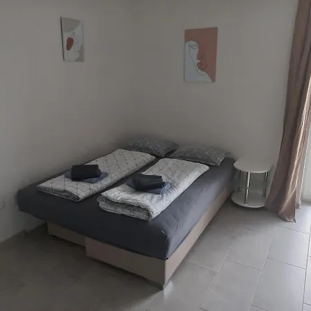 Rosemary & Free Parking