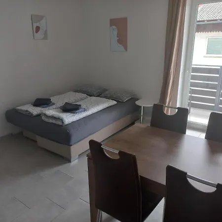Rosemary & Free Parking Apartment *