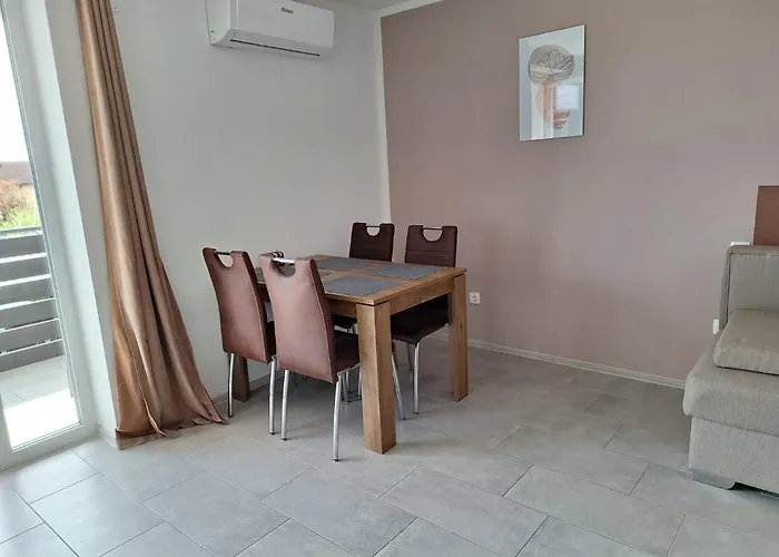 Rosemary & Free Parking Lubiana